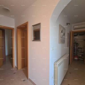 Prodaje se šarmantan stan u prizemlju, 60 m², Duga Uvala