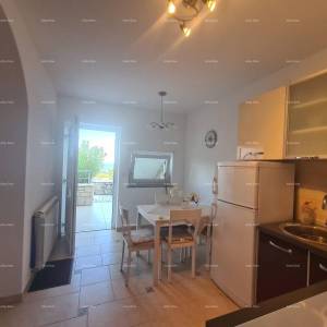 Prodaje se šarmantan stan u prizemlju, 60 m², Duga Uvala