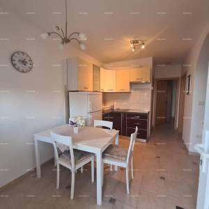 Prodaje se šarmantan stan u prizemlju, 60 m², Duga Uvala