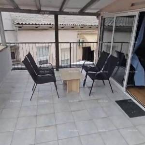 Prodaje se stan 83 m² – Pula, centar