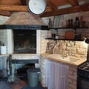 Prodaje se stan 90m2 sa konobom i vrtom, Novigrad