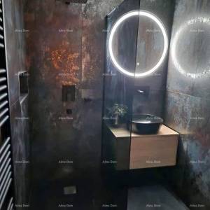 Prodaje se stan 90m2 sa konobom i vrtom, Novigrad