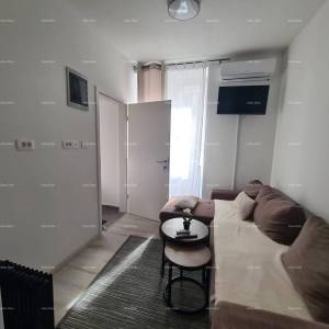 Prodaje se stan s dva apartmana – Pula