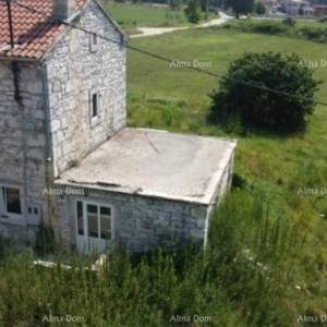 Prodaje se stara kamena kuca s zemljistem Barban idealno za kucu za odmor