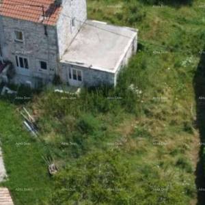 Prodaje se stara kamena kuca s zemljistem Barban idealno za kucu za odmor