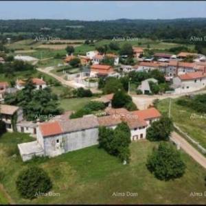 Prodaje se stara kamena kuca s zemljistem Barban idealno za kucu za odmor