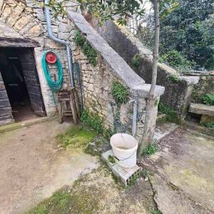 Prodaje se stara kamena kuća u Peroju