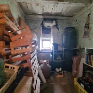 Prodaje se stara kamena kuća u Peroju