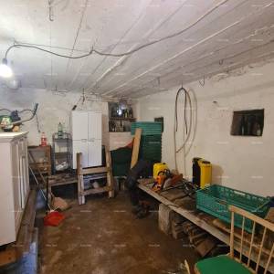 Prodaje se stara kamena kuća u Peroju