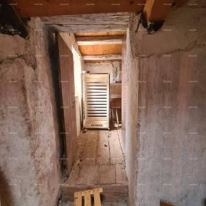 Prodaje se stara kamena kuća u Peroju