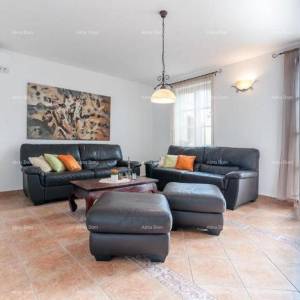 Prodaje se vila sa bazenom, blizu Barbana.