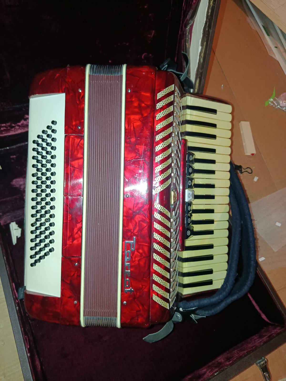 Prodajem harmoniku marke Parrot