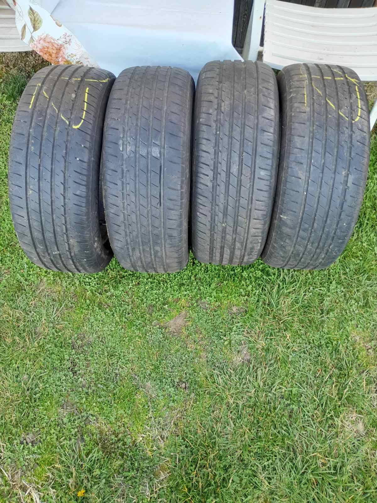 Prodajem ljetne gume 205/55/16