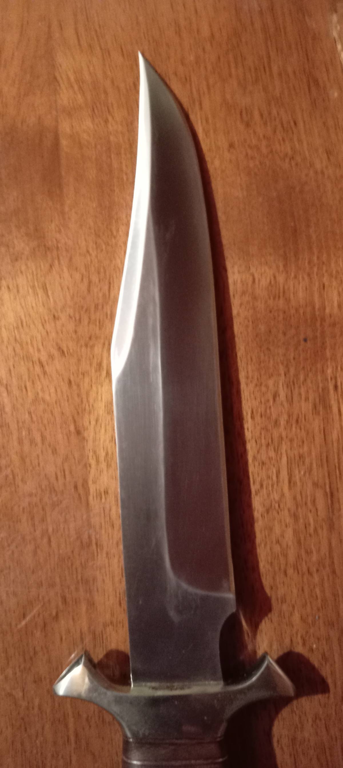 Prodajem lovački nož