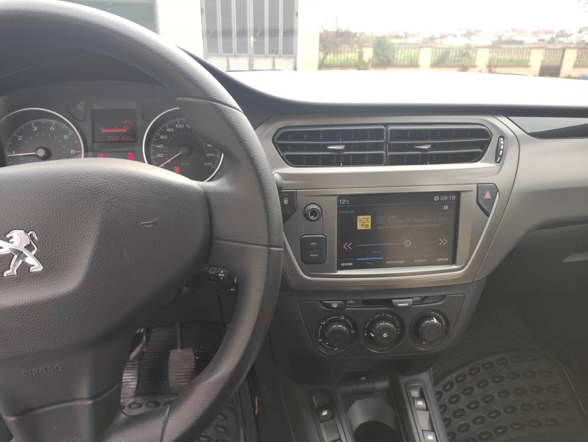 Prodajem Peugeot 301 , 1.2 Puretecj