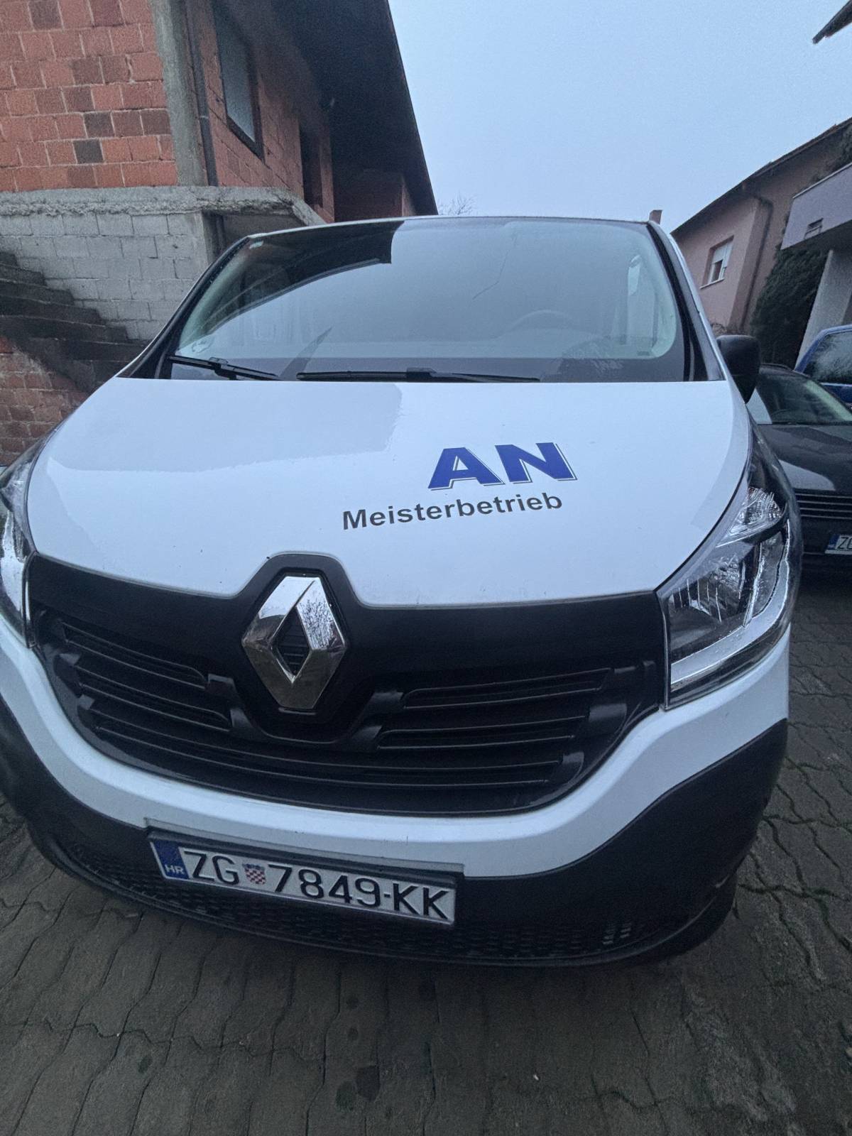 PRODAJEM RENAULT TRAFIC 1.6 TERETNI SAMO 115 TKM!