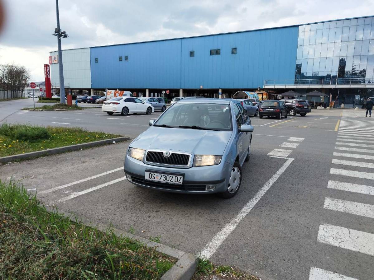 Prodajem Škoda fabia 1.2 12v