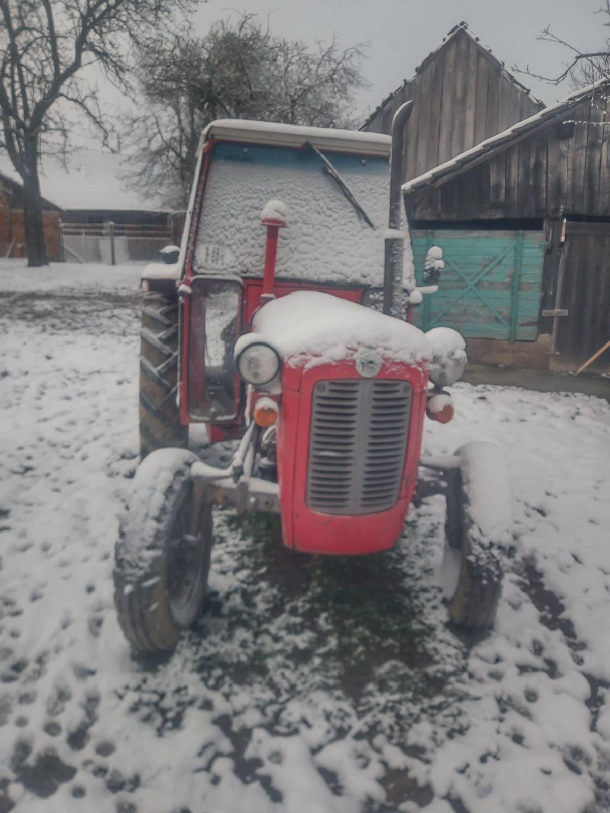 Prodajem traktor IMT 539