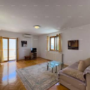 Prodajemo apartmansku kuću na mirnoj lokaciji u Medulinu!