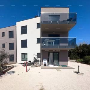 Prodajemo nov stan sa velikim vrtom u Medulinu!