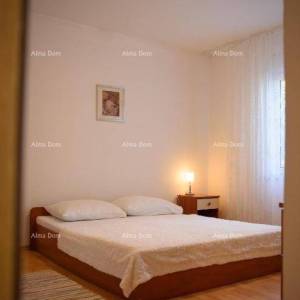 Prostrana kuća u Premanturi s pet spavaćih soba i vrtom, idealna za obitelj ili investiciju