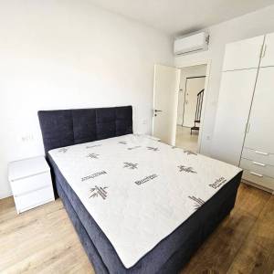 PRVI RED DO MORA – Luksuzni penthouse 240 m² + krovna terasa 98 m² | Srima – Vodice