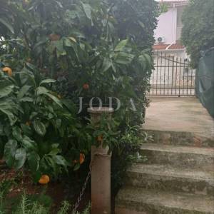 Pula, kuća na mirnoj lokaciji