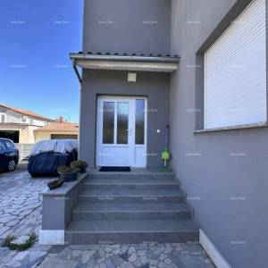 Pula. Objekt s građevinskom dozvolom za zgradu s 4 stana !