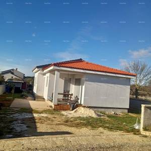 PULA! PRODAJE SE KUĆA – MIRNA LOKACIJA.