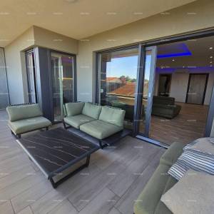 Pula. Stoja. Par minuta do mora. Luksuzna novogradnja! Stan s pogledom na more!