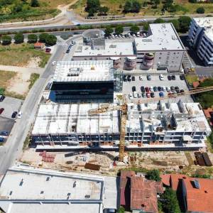 Pula! Višestambena, moderna zgrada s liftom, blizu centra. S43