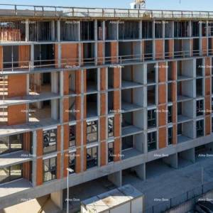 Pula! Višestambena, moderna zgrada s liftom, blizu centra. S43