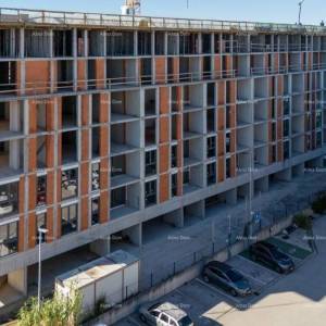 Pula,  Višestambena, moderna zgrada s liftom, blizu centra. Započeta gradnja u neposrednoj blizini , trgovačkog centra City Mal...