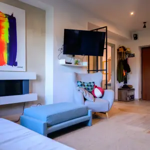 Renoviran dvosoban stan u neposrednoj blizini TC Joker