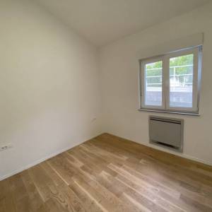 REŠETARI - Stan u novogradnji s dva pakrina mjesta