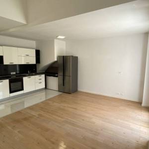 REŠETARI - Stan u novogradnji s dva pakrina mjesta