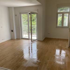 REŠETARI - Stan u novogradnji s dva pakrina mjesta