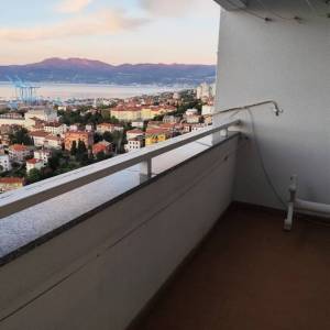 Rijeka, Belveder – stan s balkonom i pogledom na Kvarner