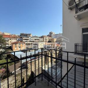 Šesterosobni stan u centru Rijeke