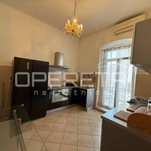 Šesterosobni stan u centru Rijeke