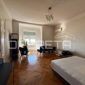 Šesterosobni stan u centru Rijeke