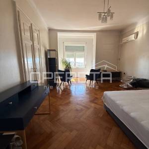 Šesterosobni stan u centru Rijeke