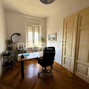 Šesterosobni stan u centru Rijeke