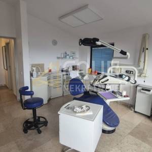 Rijeka, Kantrida, dvoetažni poslovni prostor, 98m2