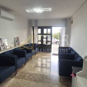 Rijeka, Kantrida, dvoetažni poslovni prostor, 98m2