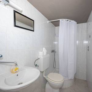 Rogoznica, samostojeća  kuća s apartmanima, prodaja