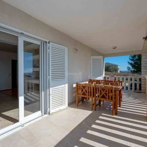 Rogoznica, samostojeća  kuća s apartmanima, prodaja