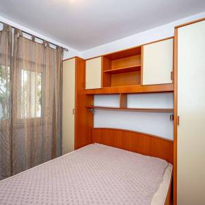 Rogoznica, samostojeća  kuća s apartmanima, prodaja