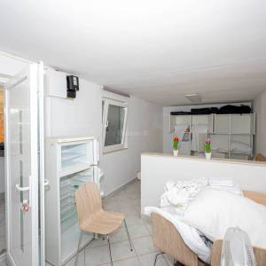 Rogoznica, samostojeća  kuća s apartmanima, prodaja