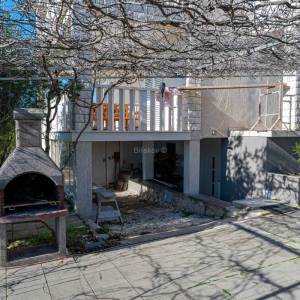 Rogoznica, samostojeća  kuća s apartmanima, prodaja